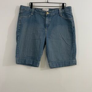 Women’s Medium Wash Jean Shorts by Levi Strauss Signature